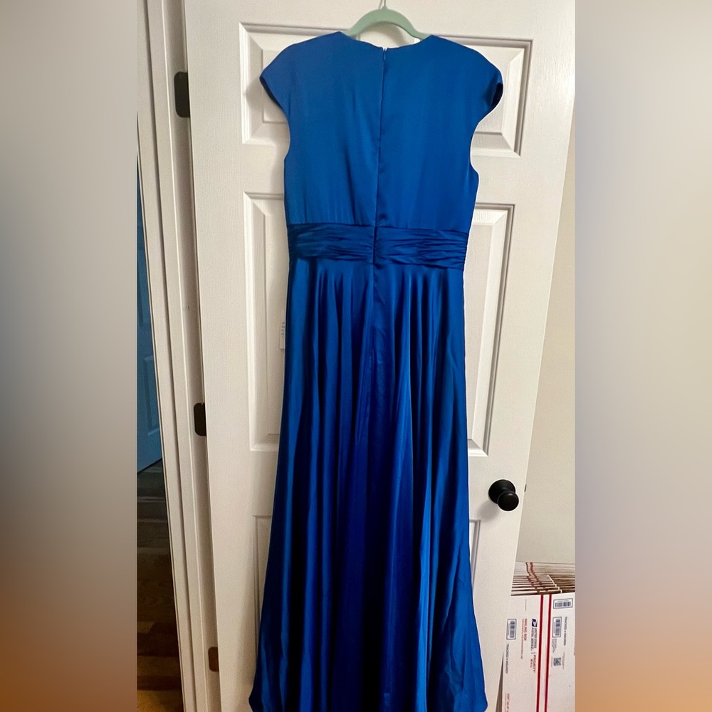 Alyce Paris V Neck Cap Sleeve Gown #27305 - Picture 3 of 8